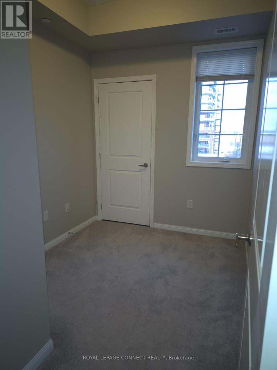 411 - 84 Aspen Springs Drive, Clarington, Ontario  L1C 0V3 - Photo 5 - E12639242