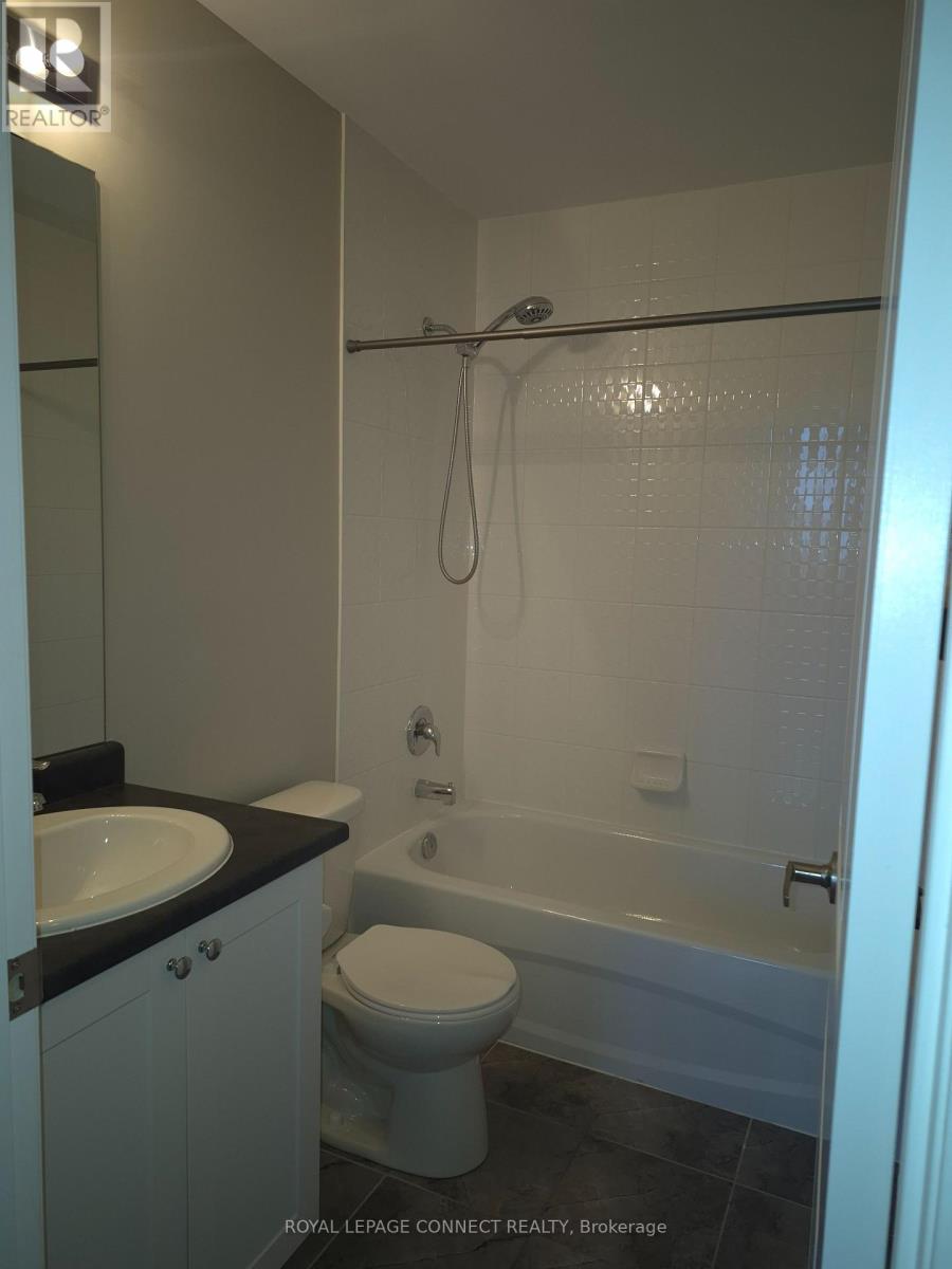 411 - 84 Aspen Springs Drive, Clarington, Ontario  L1C 0V3 - Photo 7 - E12639242