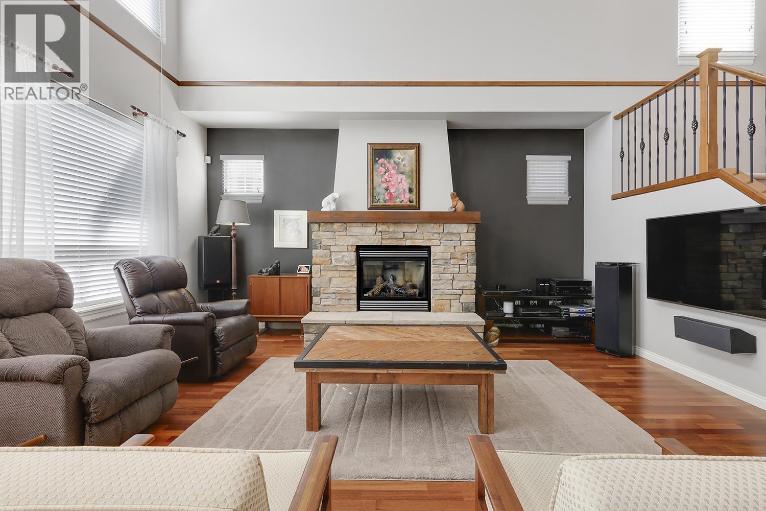 13895 Docksteader Loop, Maple Ridge, British Columbia  V4R 0A2 - Photo 2 - R3076356