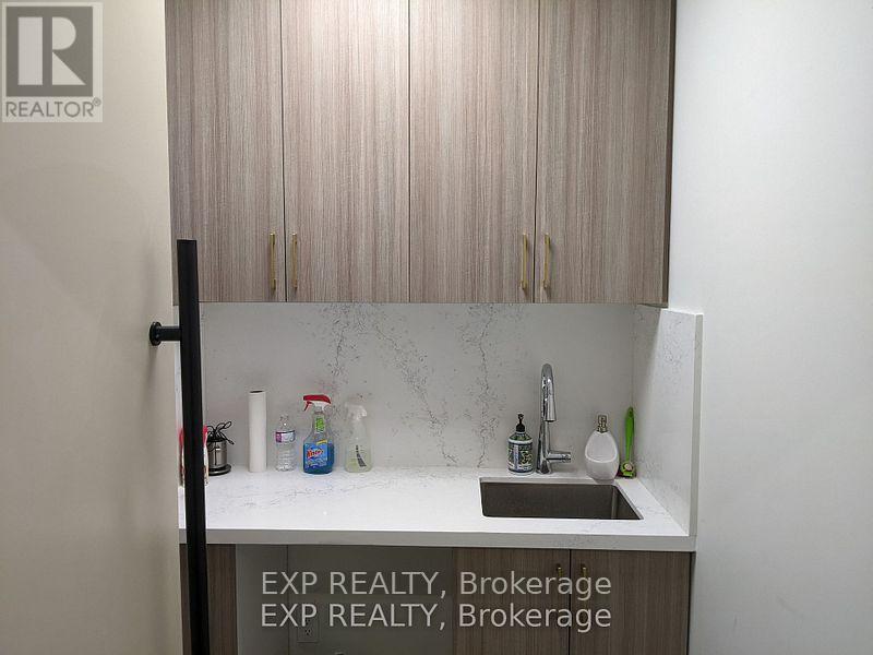 204 - 5250 Solar Drive, Mississauga, Ontario  L4W 5M8 - Photo 33 - W12481272