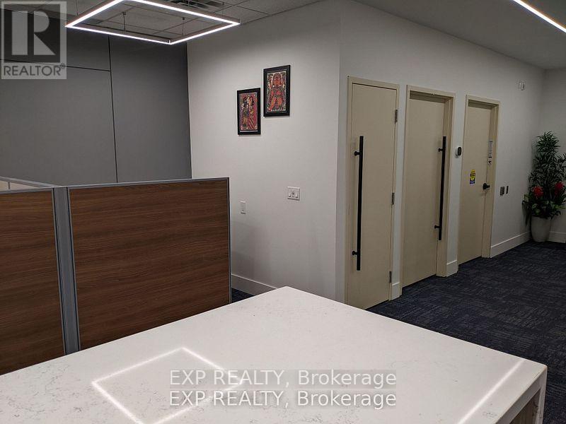 204 - 5250 Solar Drive, Mississauga, Ontario  L4W 5M8 - Photo 8 - W12481272