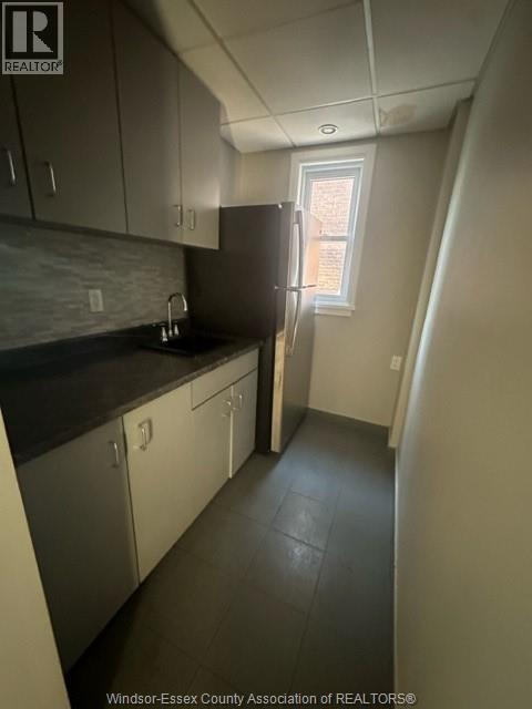 31-33 Giles Boulevard East, Windsor, Ontario  N9A 4B6 - Photo 8 - 26000326