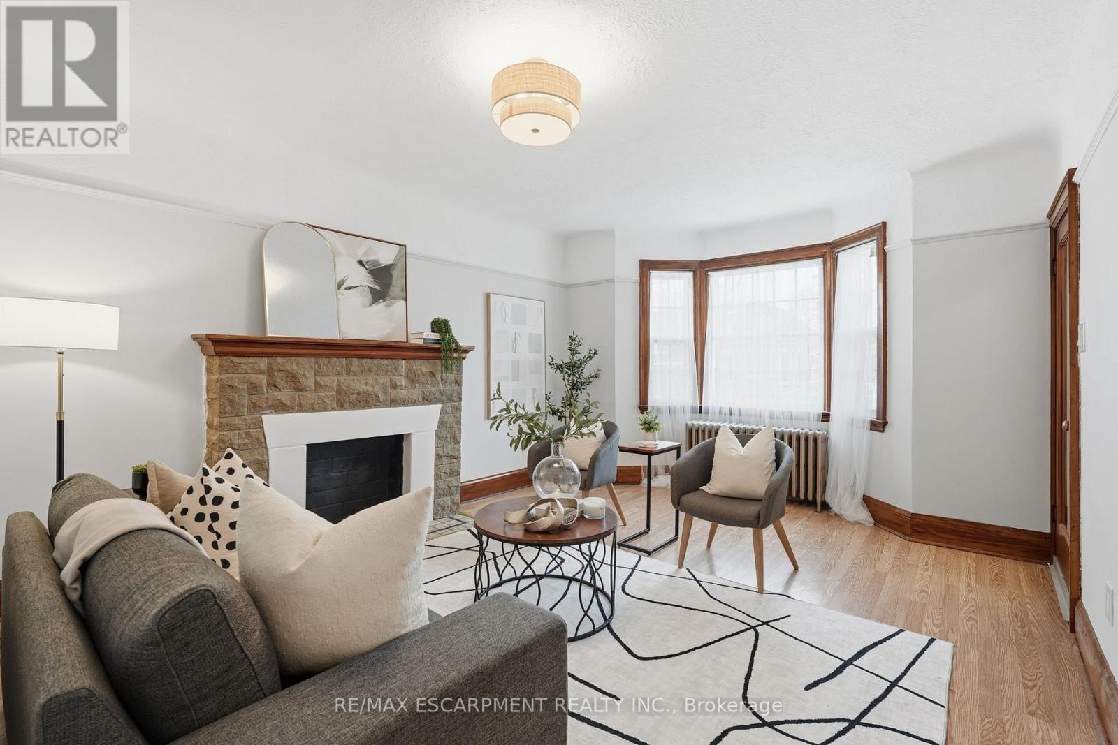 48 Weir Street N, Hamilton, Ontario  L8H 5E6 - Photo 3 - X12661888