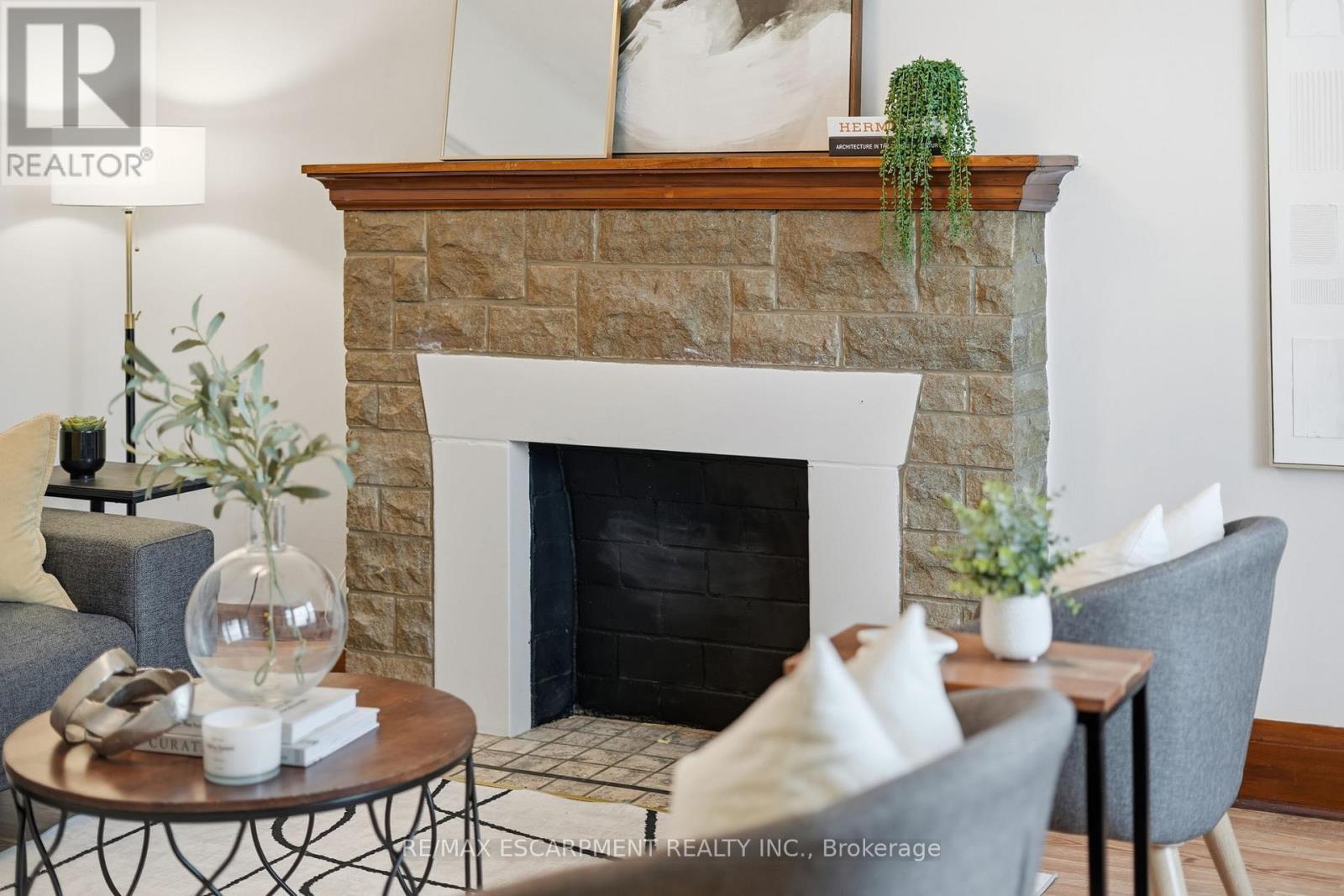 48 Weir Street N, Hamilton, Ontario  L8H 5E6 - Photo 4 - X12661888