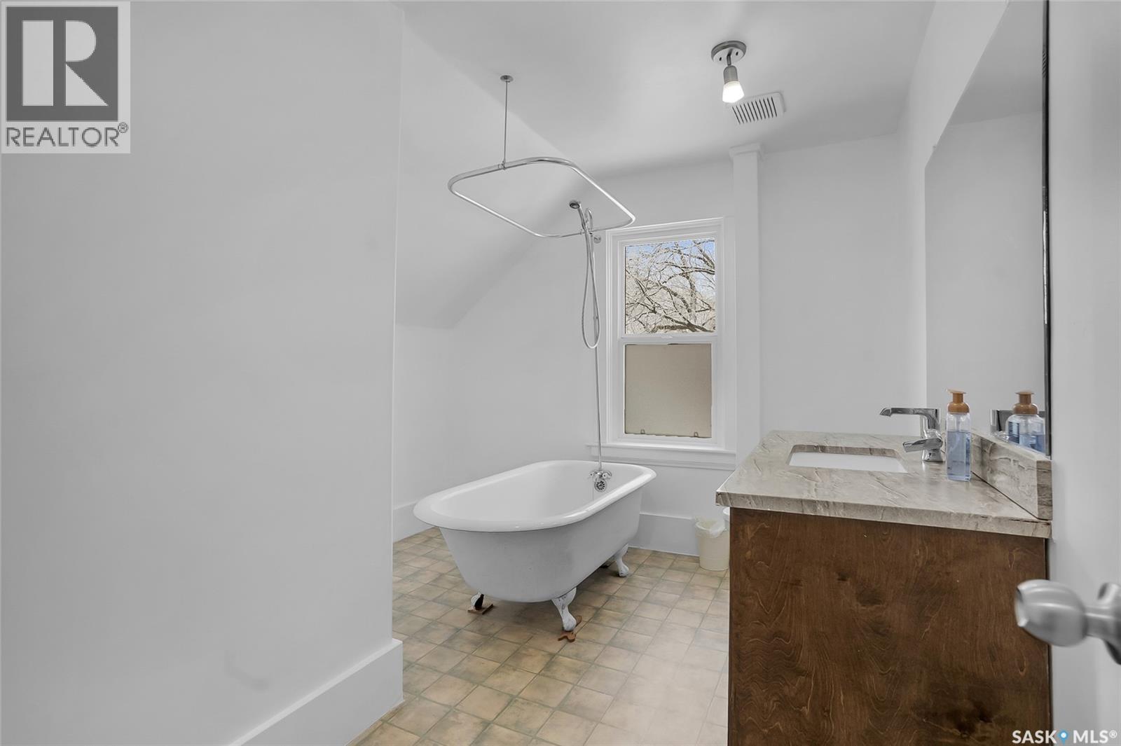 1310 G Avenue N, Saskatoon, Saskatchewan  S7M 2Z4 - Photo 24 - SK026298