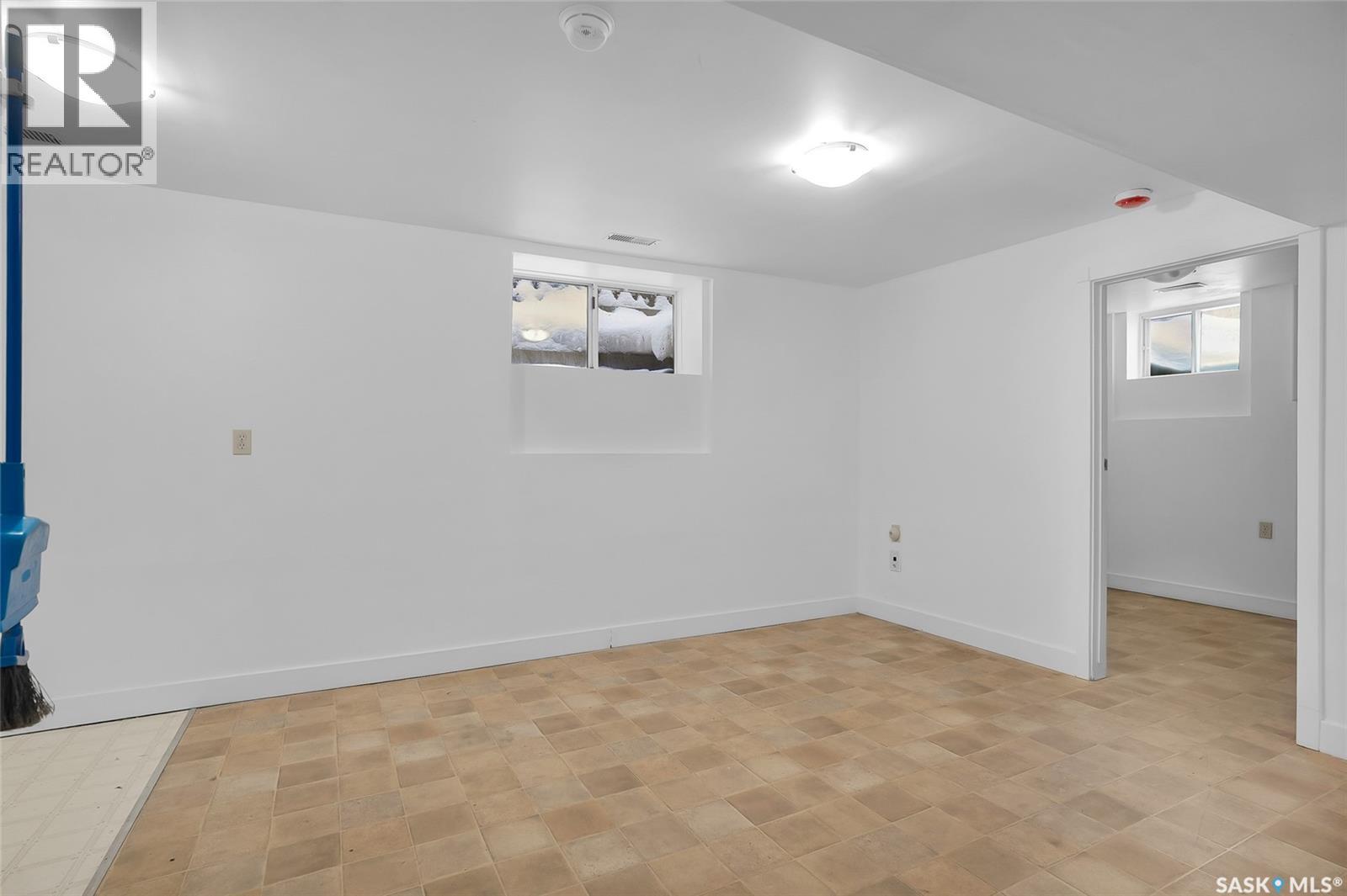 1310 G Avenue N, Saskatoon, Saskatchewan  S7M 2Z4 - Photo 28 - SK026298