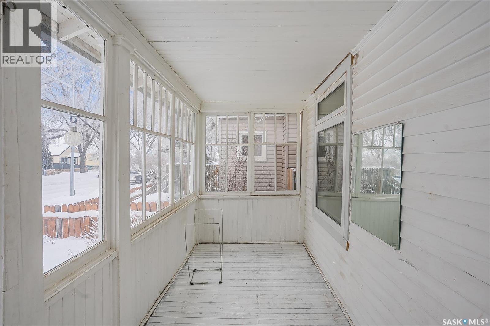 1310 G Avenue N, Saskatoon, Saskatchewan  S7M 2Z4 - Photo 3 - SK026298