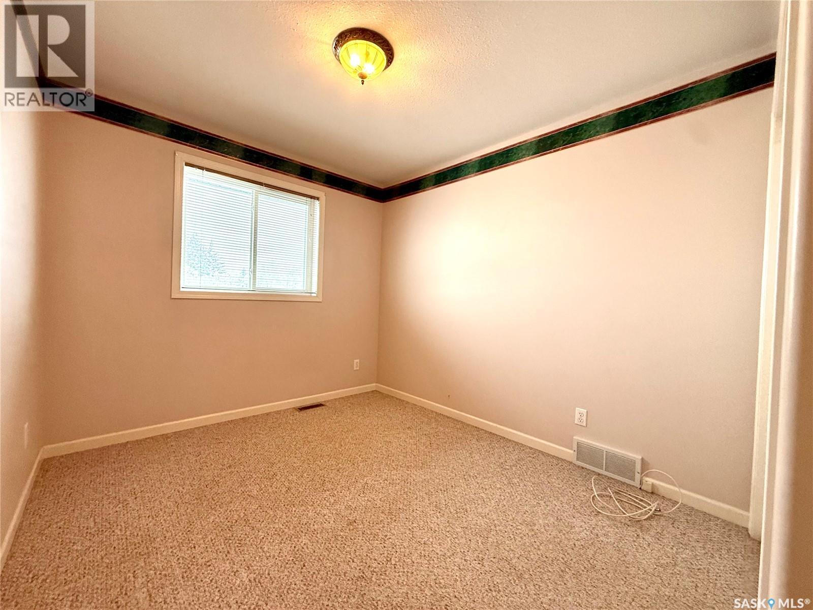 68 Russell Drive, Yorkton, Saskatchewan  S3N 3W2 - Photo 14 - SK026262