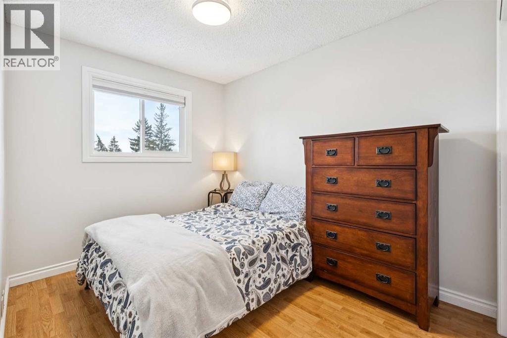 42 Cedarwood Hill Sw, Calgary, Alberta  T2W 3H5 - Photo 17 - A2276425