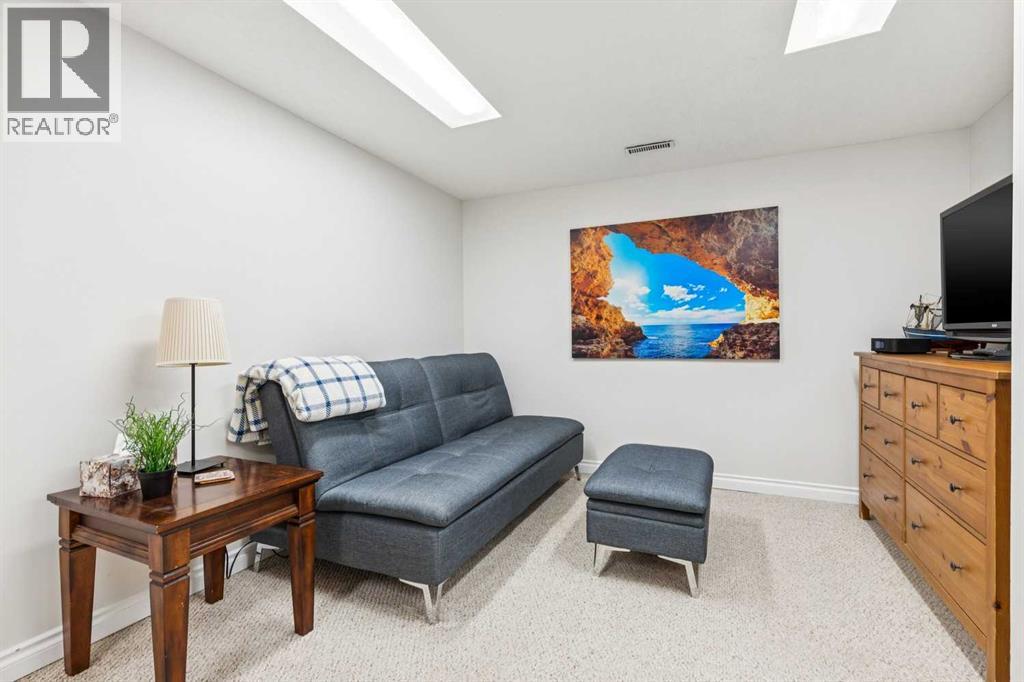 42 Cedarwood Hill Sw, Calgary, Alberta  T2W 3H5 - Photo 20 - A2276425