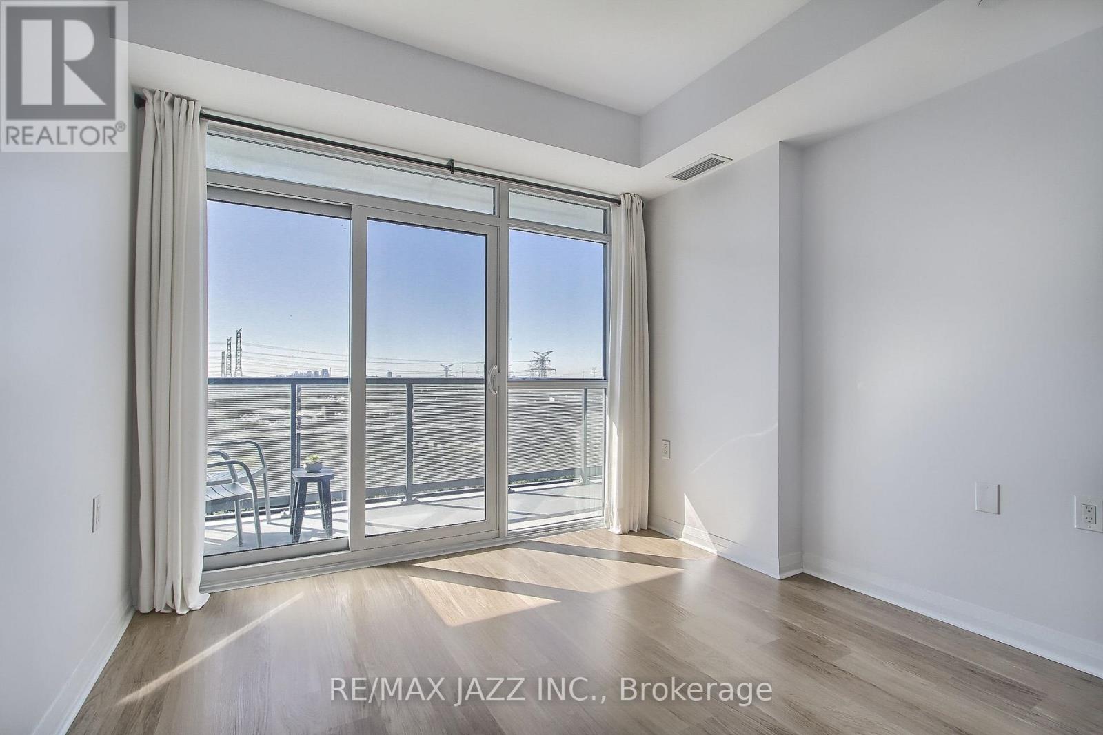 703 - 55 Oneida Crescent, Richmond Hill, Ontario  L4B 0E8 - Photo 7 - N12668190