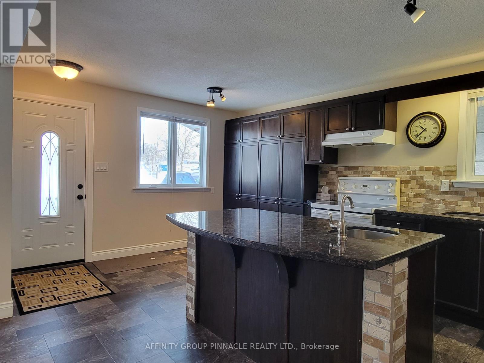 524 Sarah Street, Brock, Ontario  L0K 1A0 - Photo 10 - N12668256