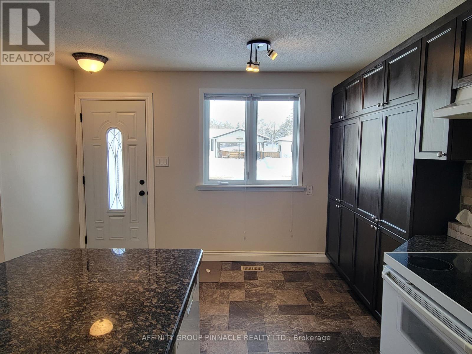 524 Sarah Street, Brock, Ontario  L0K 1A0 - Photo 11 - N12668256