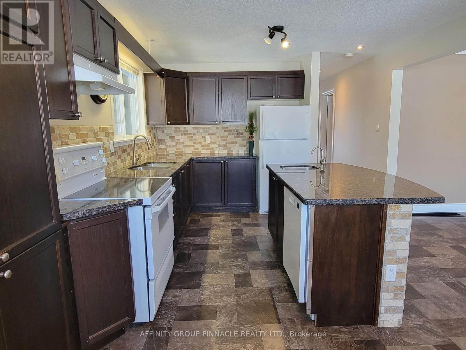 524 Sarah Street, Brock, Ontario  L0K 1A0 - Photo 12 - N12668256