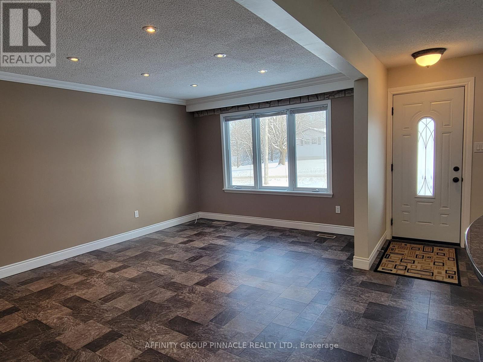 524 Sarah Street, Brock, Ontario  L0K 1A0 - Photo 14 - N12668256