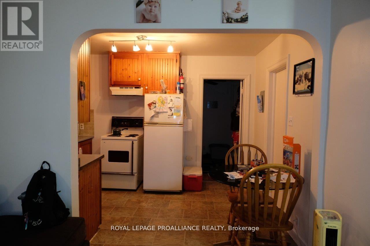 527 Front Street, Quinte West, Ontario  K8V 4R4 - Photo 18 - X12668172