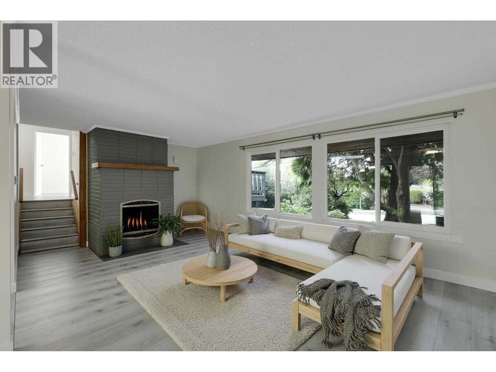 732 E 29th Street, North Vancouver, British Columbia  V7K 1B3 - Photo 4 - R3076045