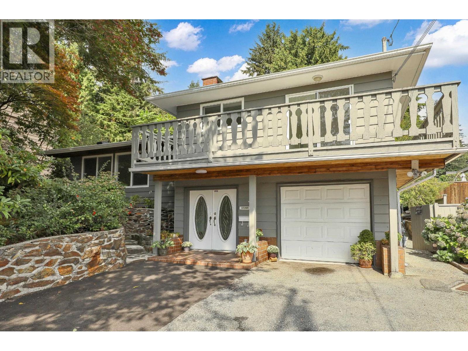 732 E 29TH STREET, North Vancouver, British Columbia