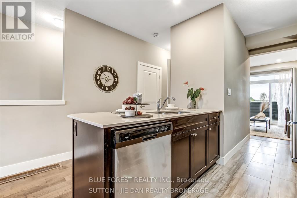 90 - 1960 Dalmagarry Road, London North, Ontario  N6G 0T8 - Photo 8 - X12667898