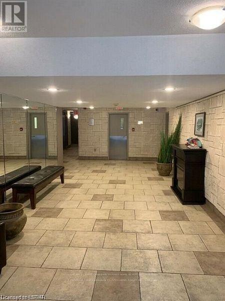 702 - 155 Kent Street, London East, Ontario  N6A 5N7 - Photo 3 - X12667902