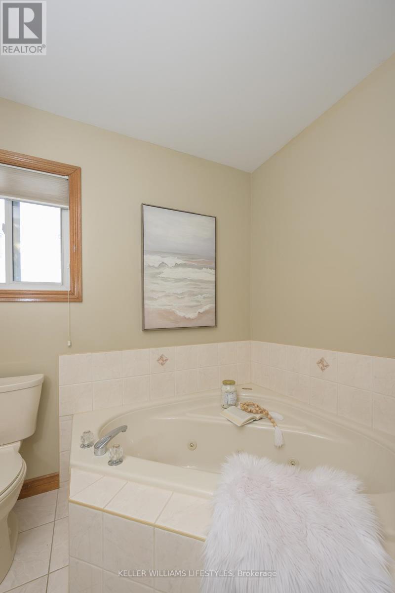 9 Toohey Lane, London North, Ontario  N6G 4Y2 - Photo 25 - X12668258