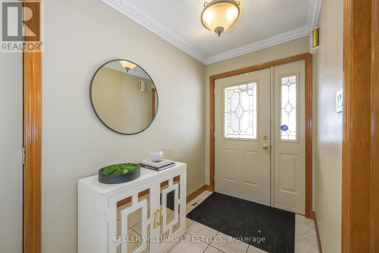 9 Toohey Lane, London North, Ontario  N6G 4Y2 - Photo 8 - X12668258