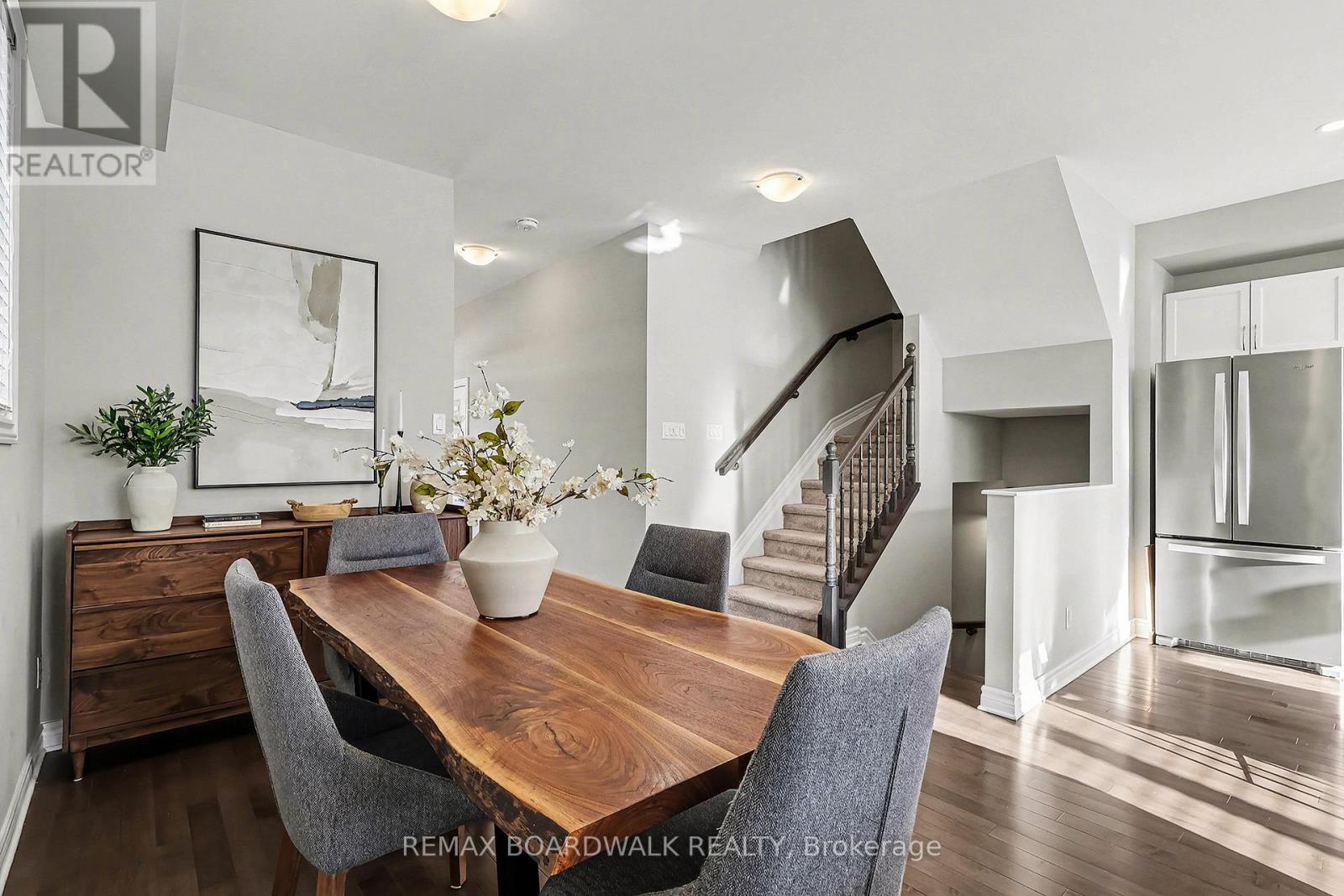 832 June Grass Street, Ottawa, Ontario  K4A 1H4 - Photo 5 - X12667866