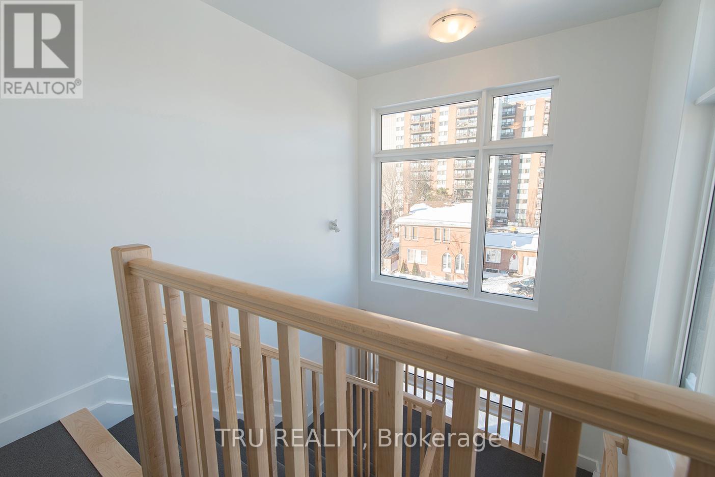 2 - 550 Guy Street, Ottawa, Ontario  K1K 1B9 - Photo 2 - X12668146