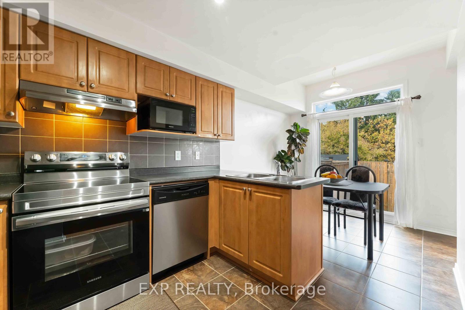 438 Haresfield Court, Ottawa, Ontario  K4M 0B6 - Photo 10 - X12668230