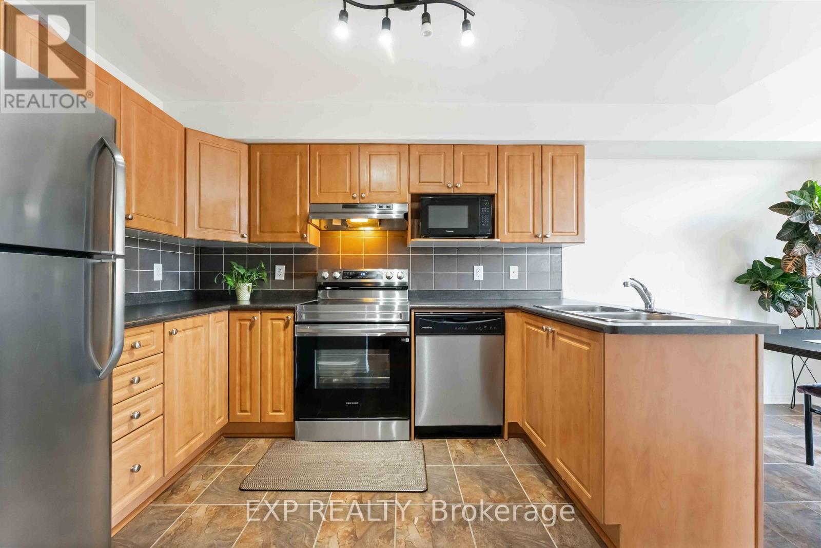 438 Haresfield Court, Ottawa, Ontario  K4M 0B6 - Photo 9 - X12668230