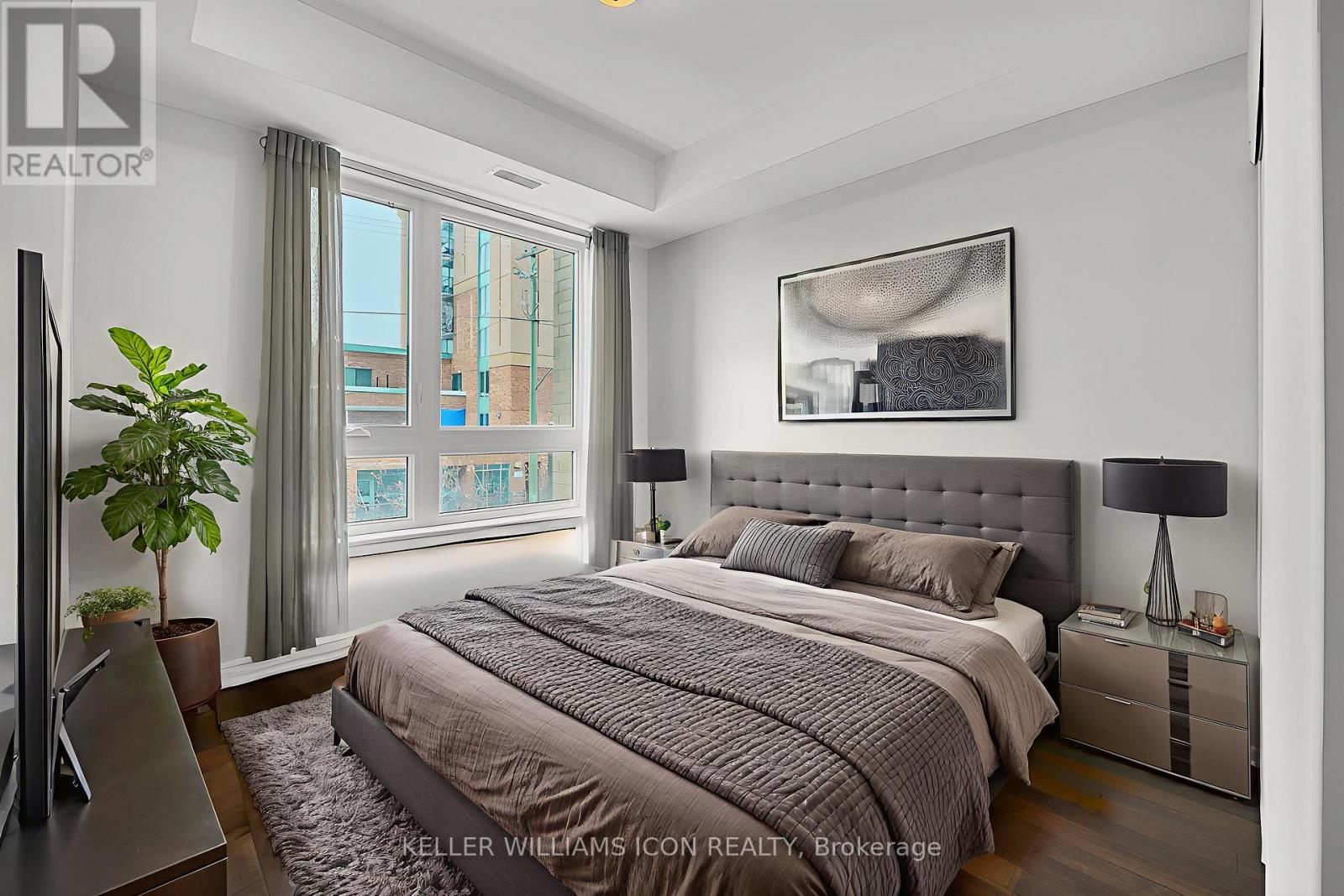 320 - 429 Kent Street, Ottawa, Ontario  K2P 1B5 - Photo 3 - X12668250