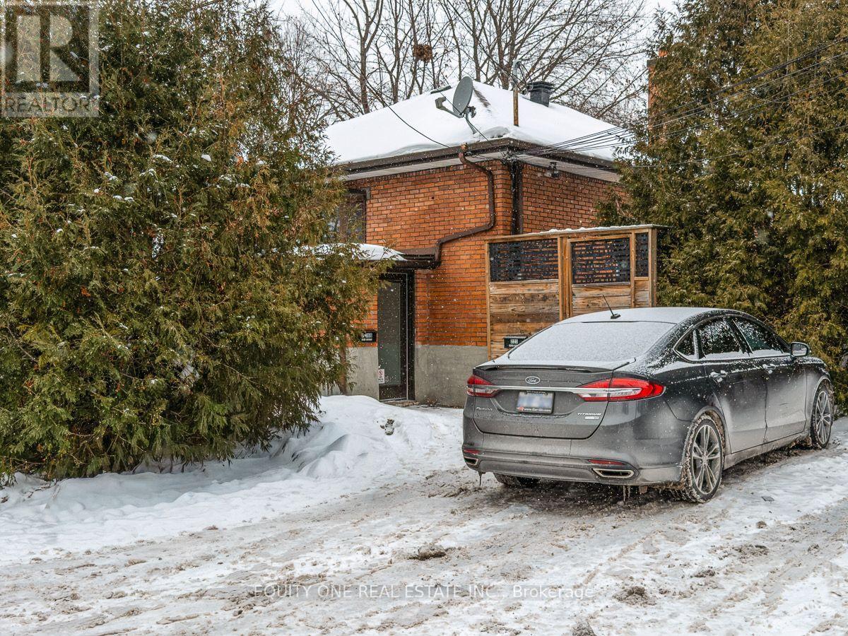 366 Maria Goretti Circle, Ottawa, Ontario  K1L 7K8 - Photo 4 - X12668264