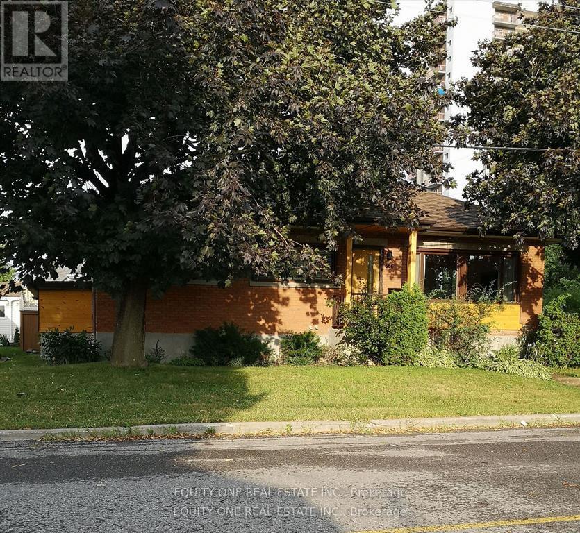 366 Maria Goretti Circle, Ottawa, Ontario  K1L 7K8 - Photo 5 - X12668264