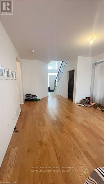 6723 Sam Iorfida Drive, Niagara Falls, Ontario  L2G 7H8 - Photo 2 - X12667926