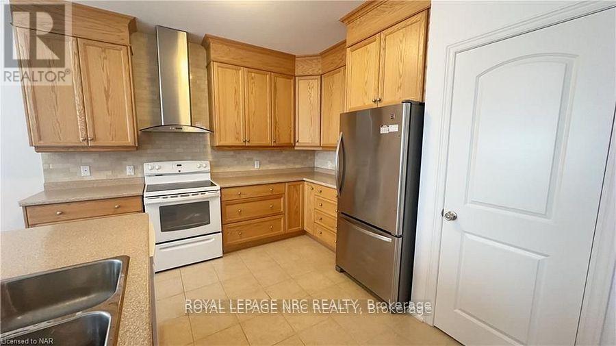 6723 Sam Iorfida Drive, Niagara Falls, Ontario  L2G 7H8 - Photo 4 - X12667926