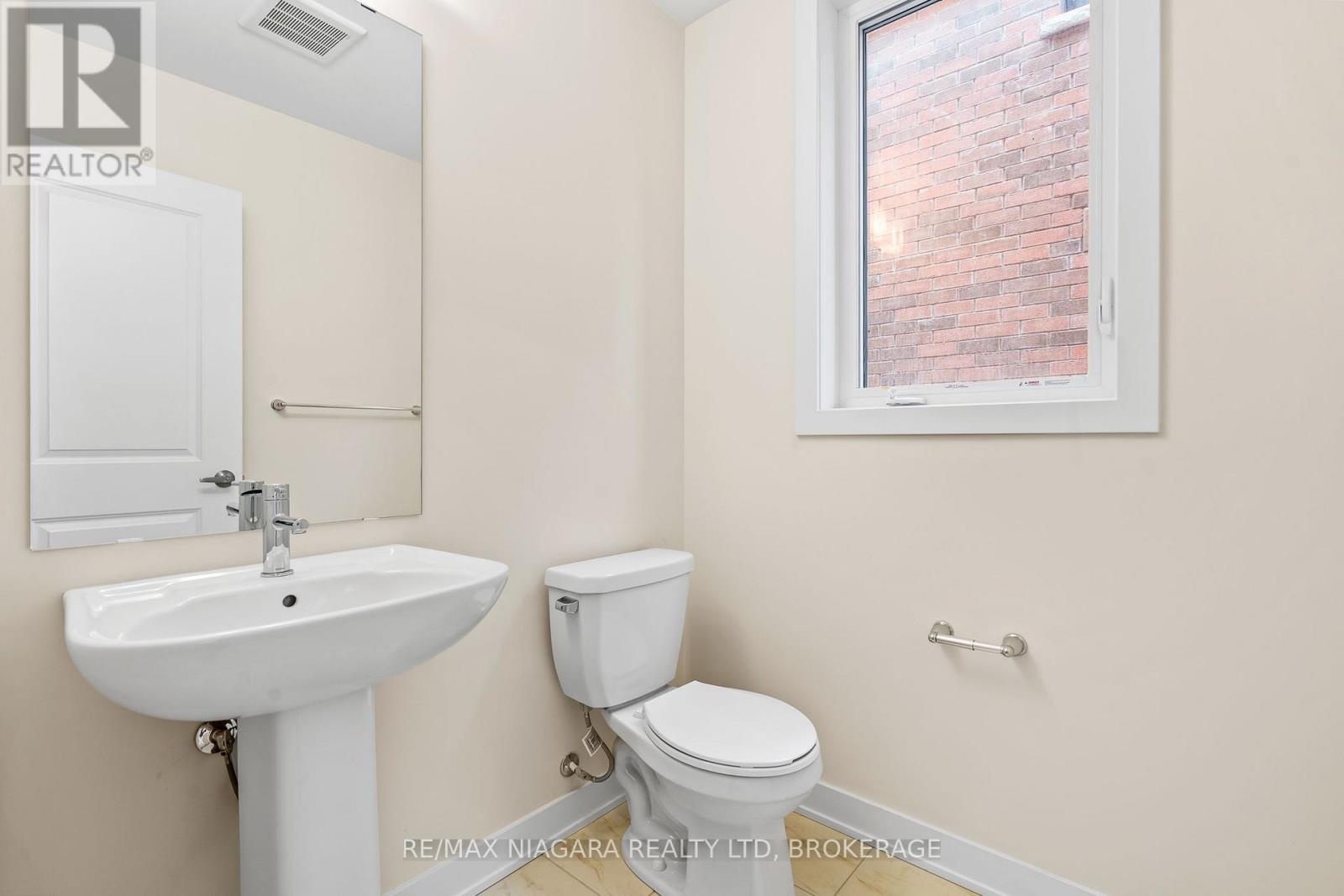 400 Eastbridge Avenue, Welland, Ontario  L3B 0M6 - Photo 10 - X12668018