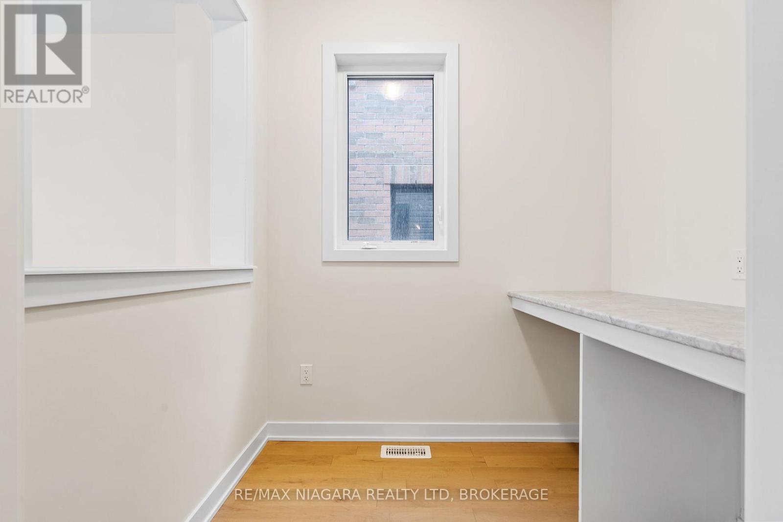 400 Eastbridge Avenue, Welland, Ontario  L3B 0M6 - Photo 11 - X12668018