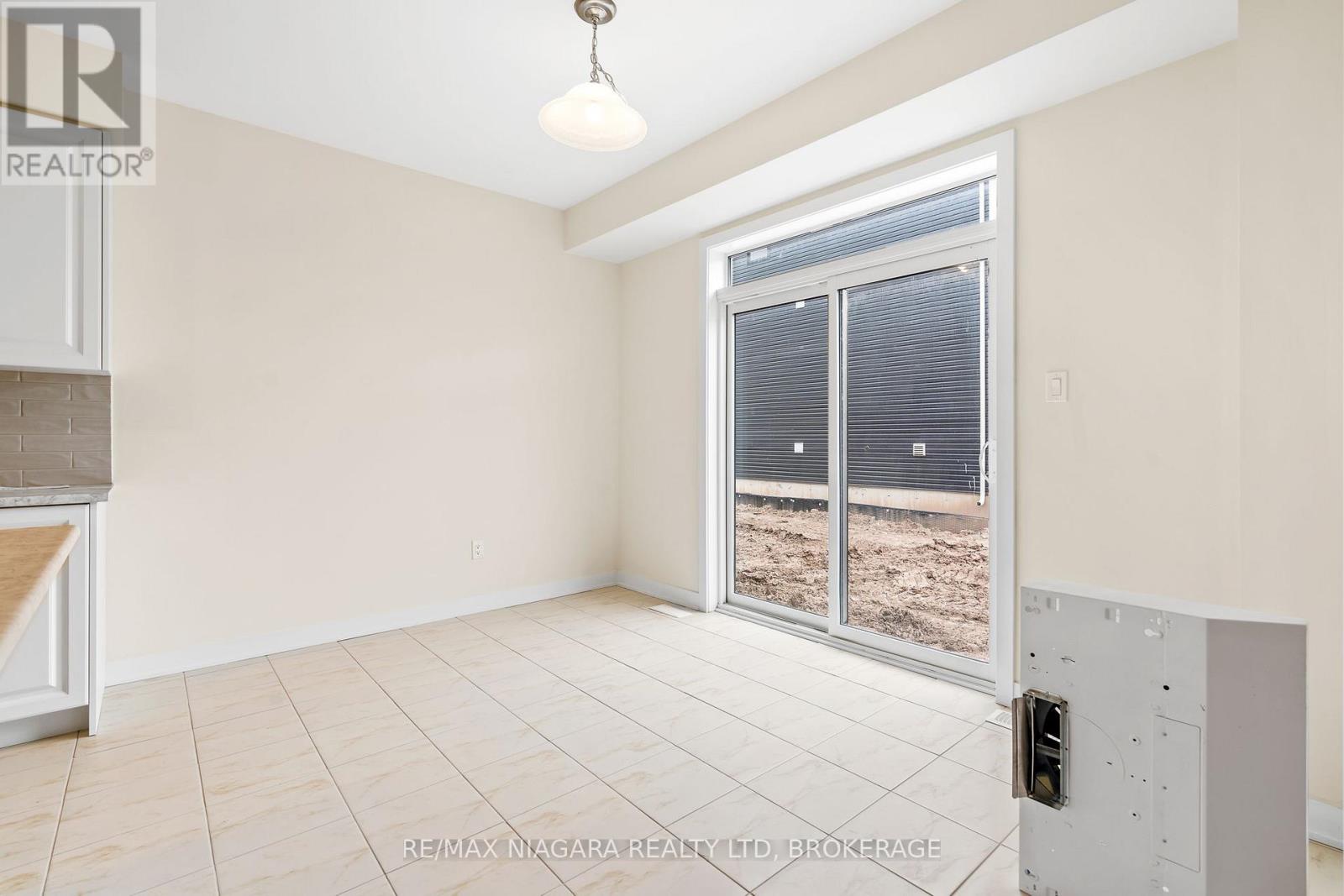 400 Eastbridge Avenue, Welland, Ontario  L3B 0M6 - Photo 8 - X12668018