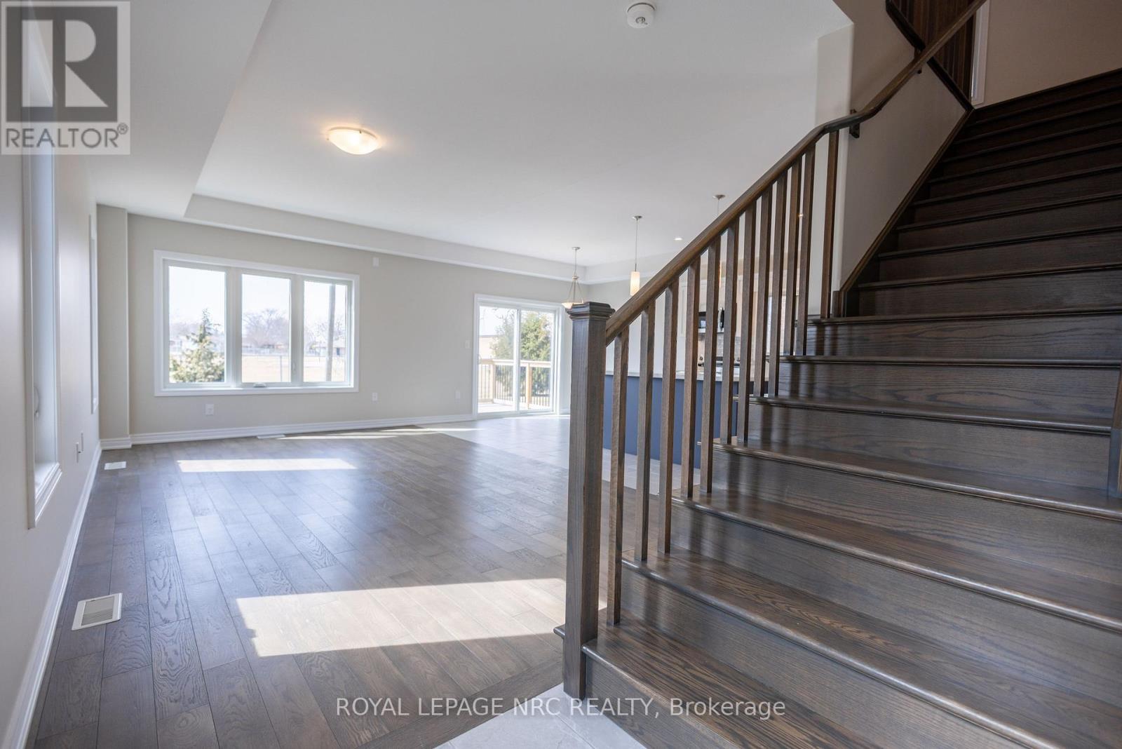 25 Mcmann Drive, Thorold, Ontario  L2V 2V5 - Photo 12 - X12668078