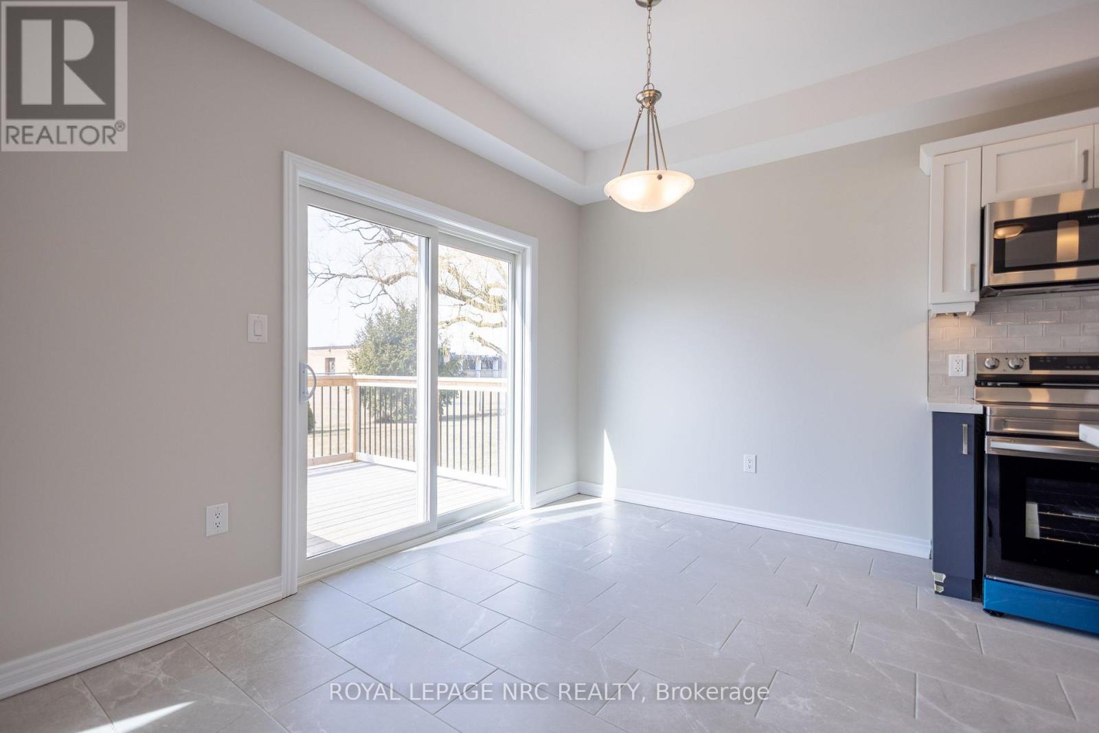 25 Mcmann Drive, Thorold, Ontario  L2V 2V5 - Photo 7 - X12668078