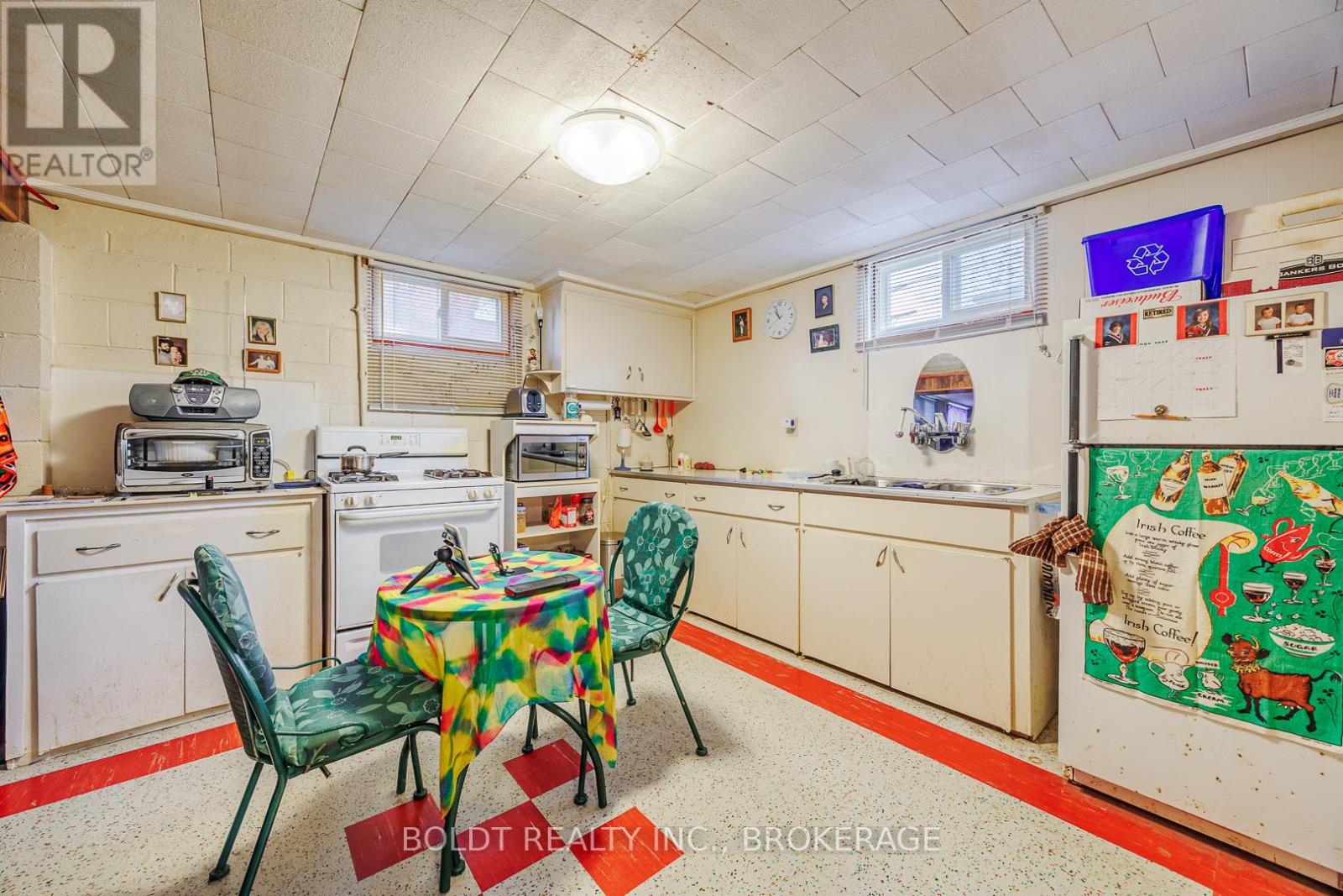 24 Winslow Crescent, Thorold, Ontario  L2V 3S1 - Photo 15 - X12668252