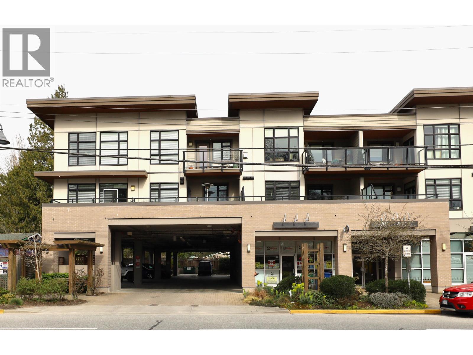 209 5682 Wharf Avenue, Sechelt, British Columbia  V7Z 0J3 - Photo 2 - R3054462