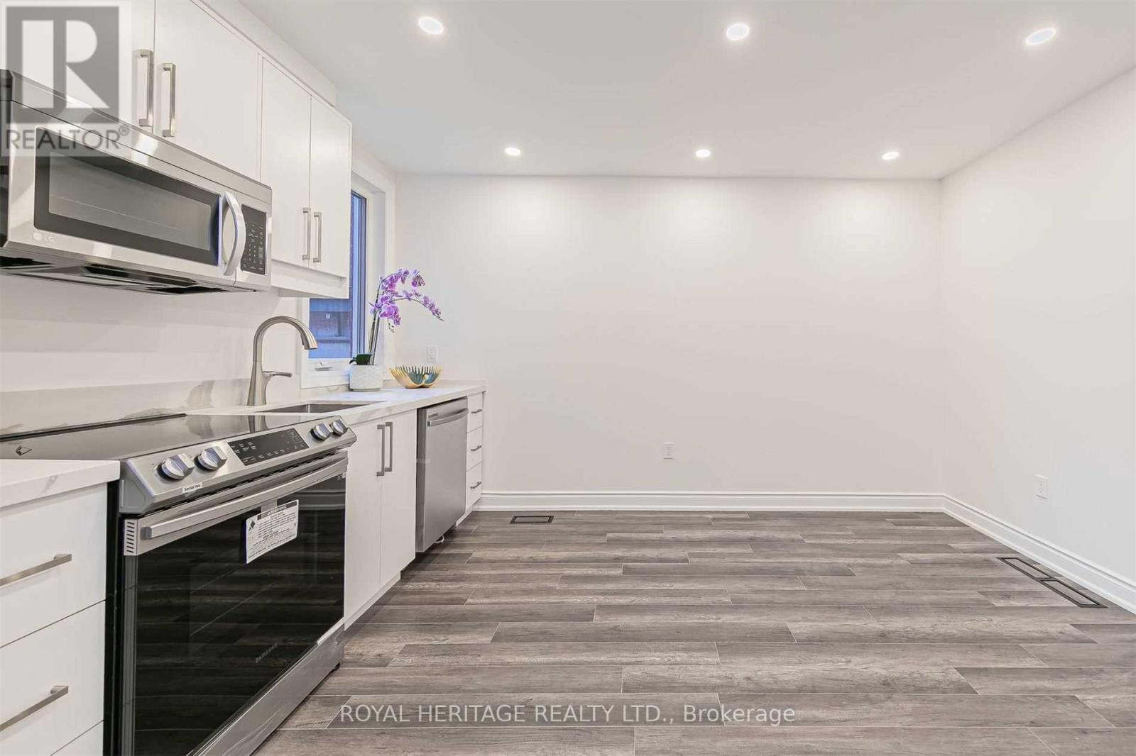 66a Bellevue Avenue, Toronto, Ontario  M5T 2N4 - Photo 10 - C12667928