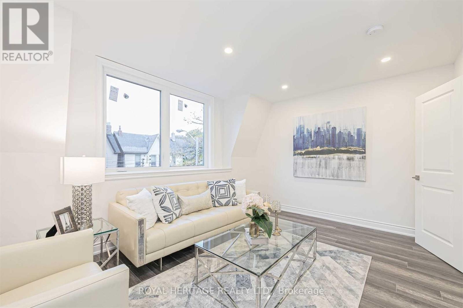 66a Bellevue Avenue, Toronto, Ontario  M5T 2N4 - Photo 6 - C12667928