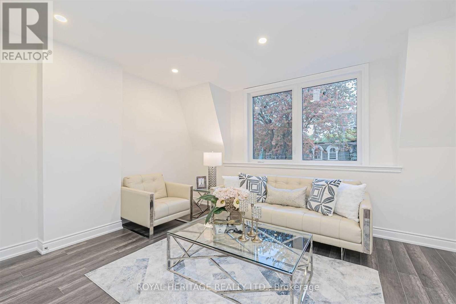 66a Bellevue Avenue, Toronto, Ontario  M5T 2N4 - Photo 9 - C12667928