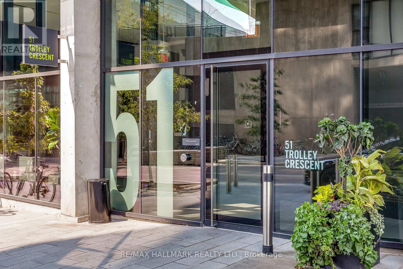 1109 - 51 Trolley Crescent, Toronto, Ontario  M5A 0E9 - Photo 2 - C12667960