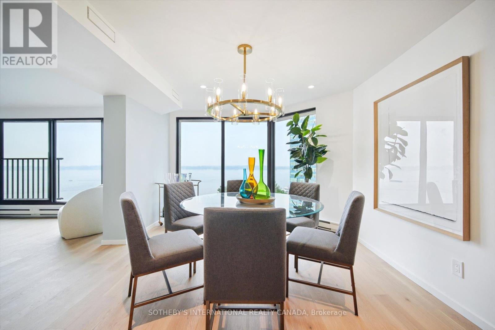 1110 - 65 Harbour Square, Toronto, Ontario  M5J 2L4 - Photo 11 - C12667984