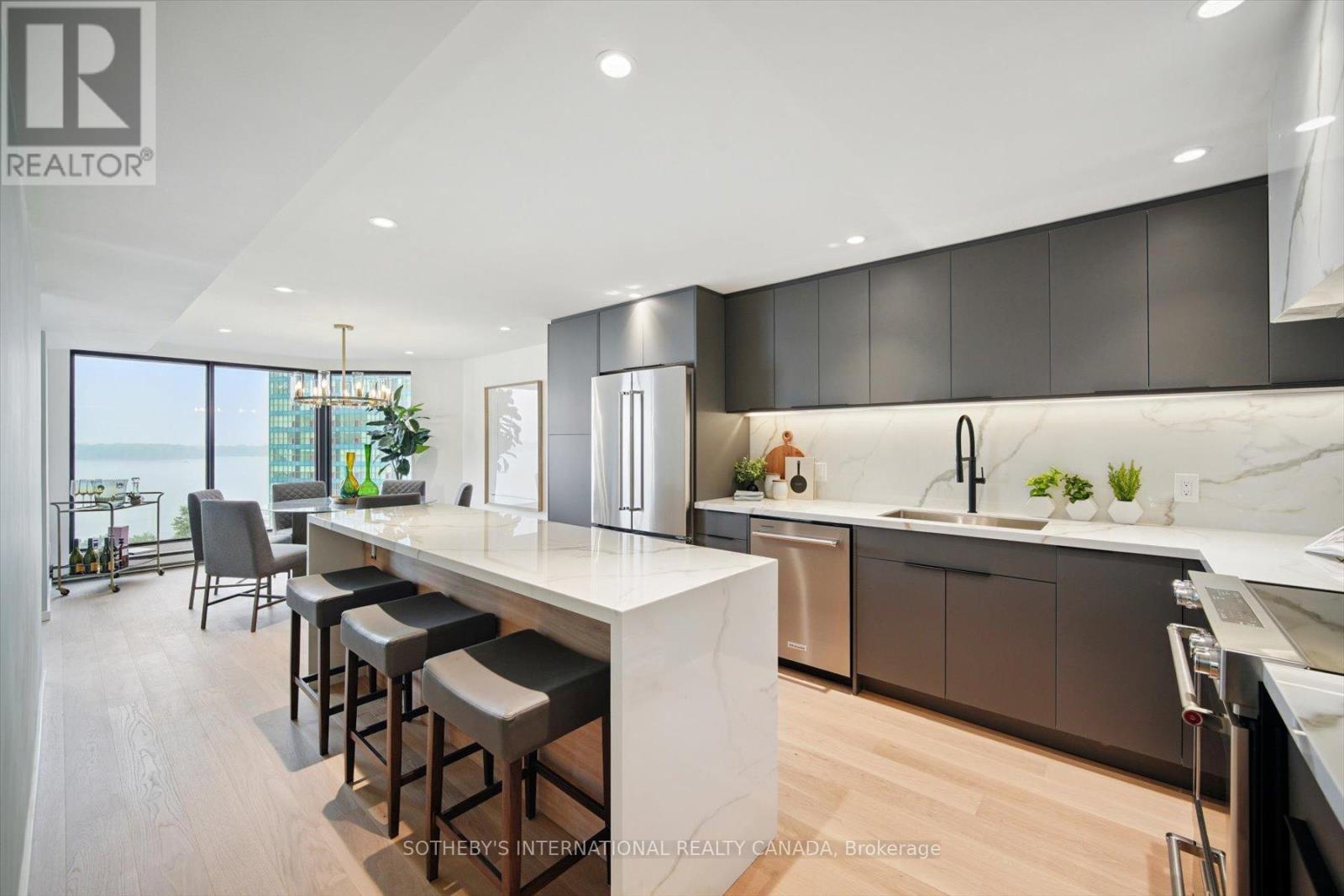 1110 - 65 Harbour Square, Toronto, Ontario  M5J 2L4 - Photo 17 - C12667984