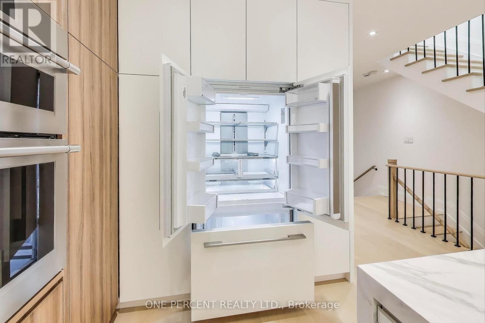 23 Mitchell Avenue, Toronto, Ontario  M6J 1C1 - Photo 12 - C12668020