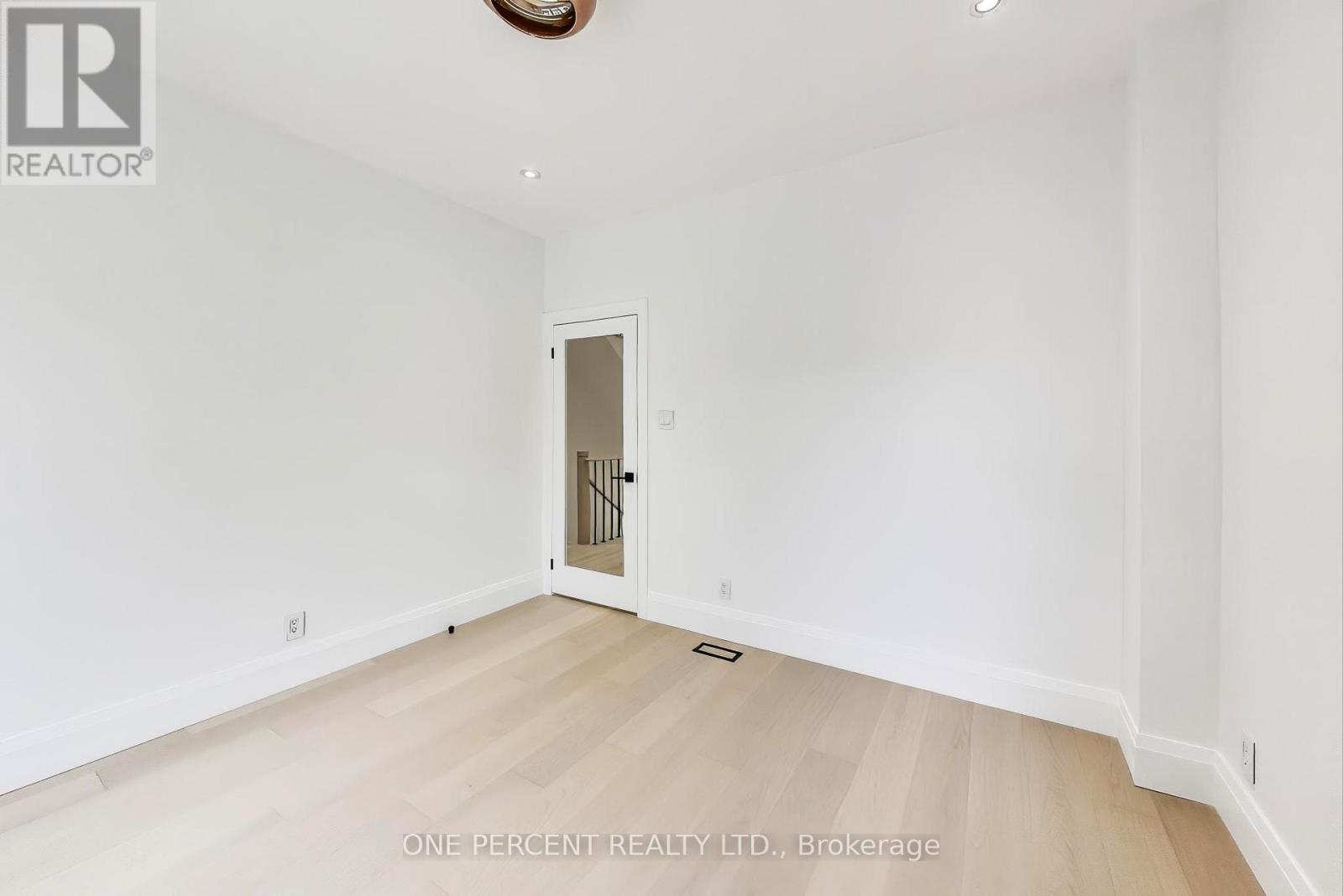 23 Mitchell Avenue, Toronto, Ontario  M6J 1C1 - Photo 14 - C12668020